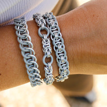 Load image into Gallery viewer, The Helm Stretch Bracelet in Grey + Silver